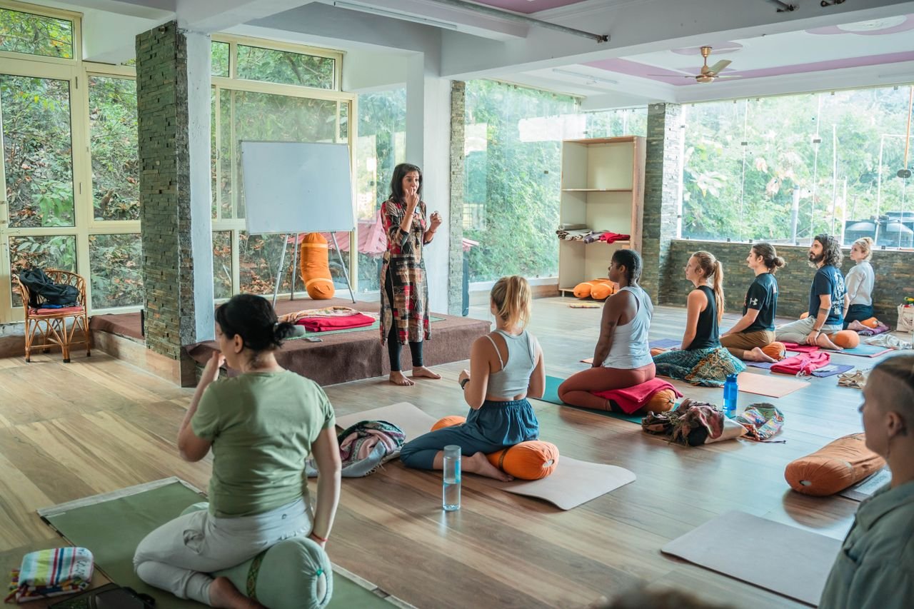 yoga docent opleiding